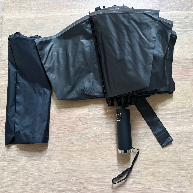Outlet ubrukt - Paratekk™ paraply med lys og refleks - Makschill
