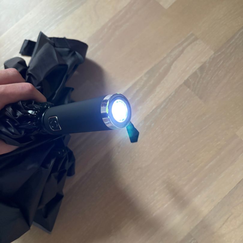 Outlet ubrukt - Paratekk™ paraply med lys og refleks - Makschill