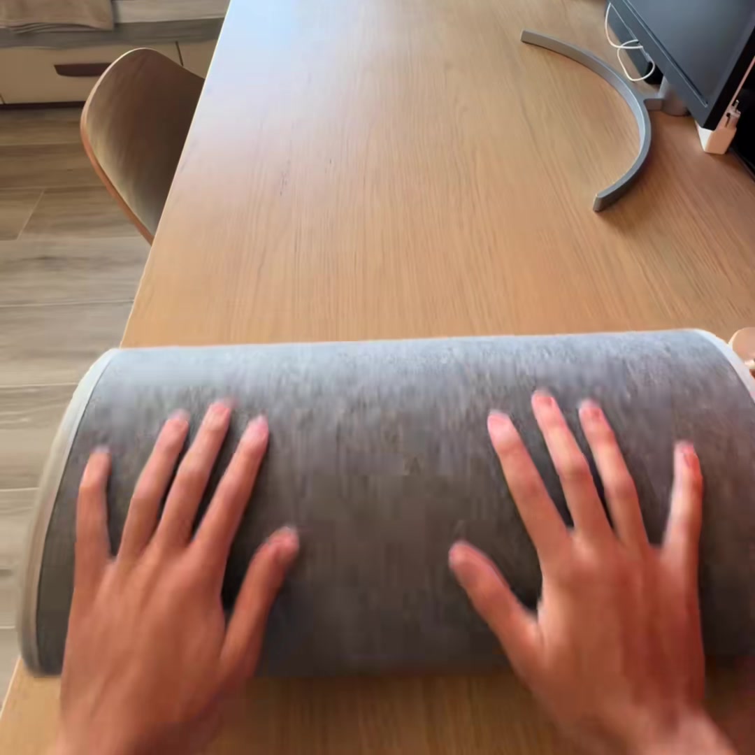 VarmeFold rolled up on a desk